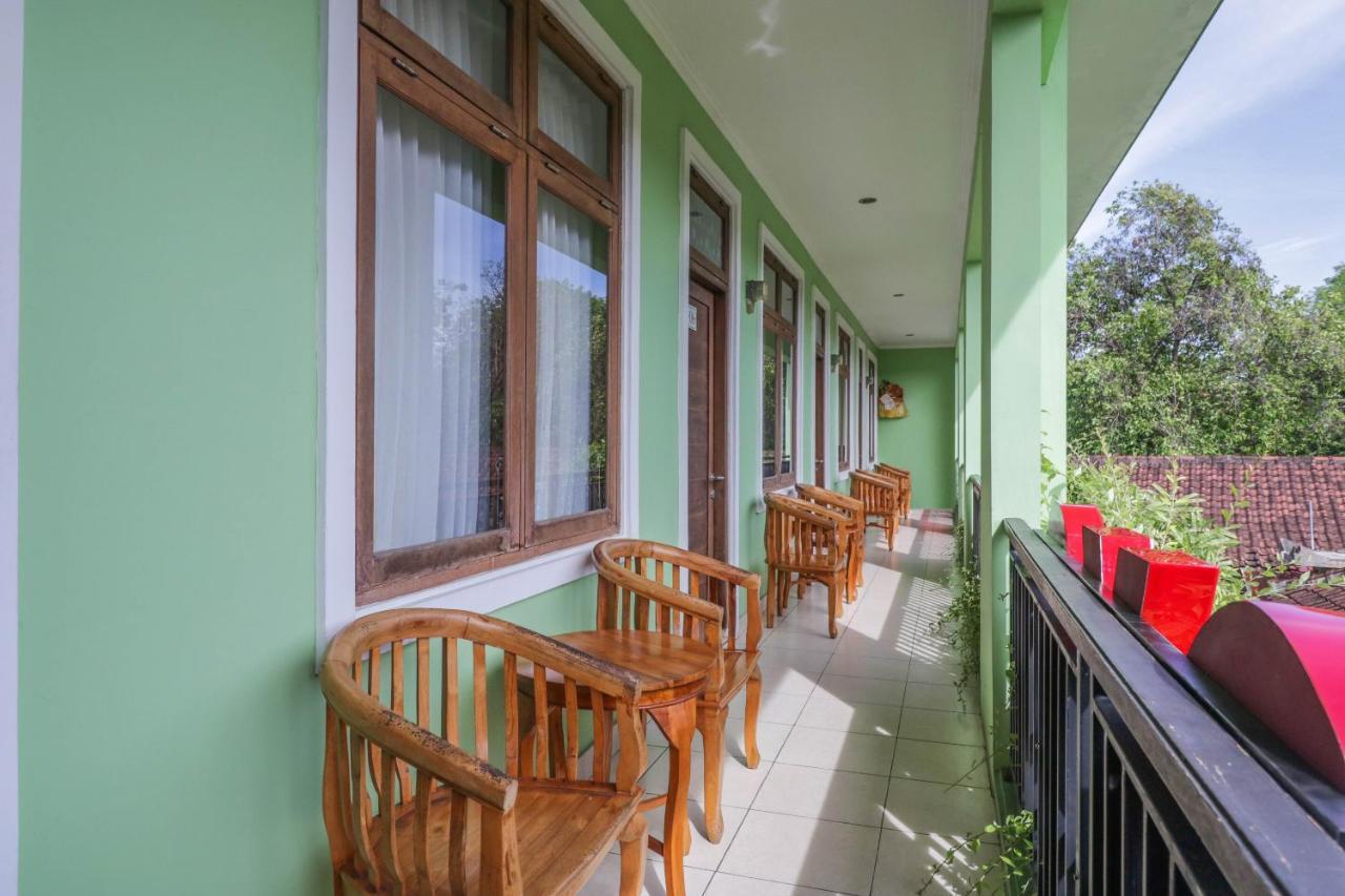Hotel Oyo 2456 Purnama House Kuta Kuta Lombok Exterior foto
